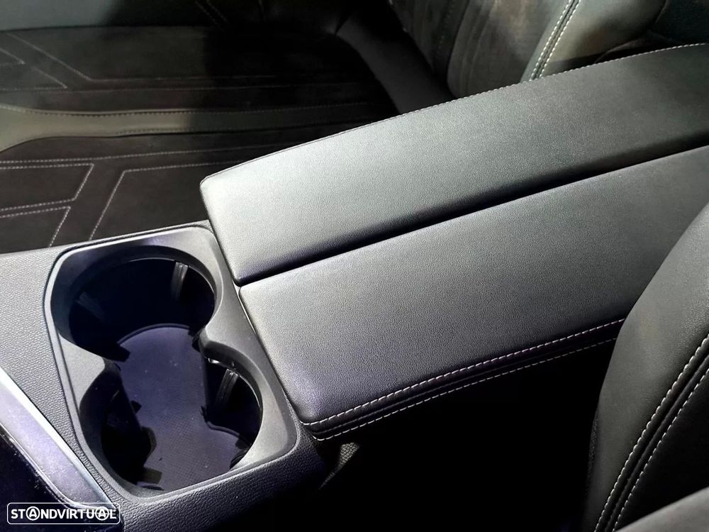 Peugeot 3008 1.5 BlueHDi GT EAT8 - 32