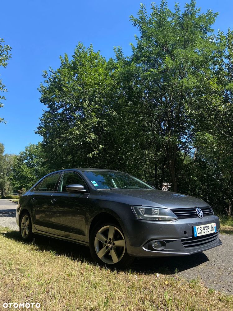 Volkswagen Jetta - 3