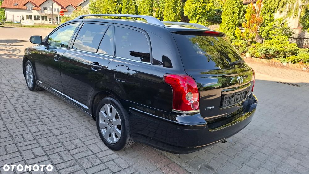 Toyota Avensis 1.8 VVT-i Sol Premium - 3
