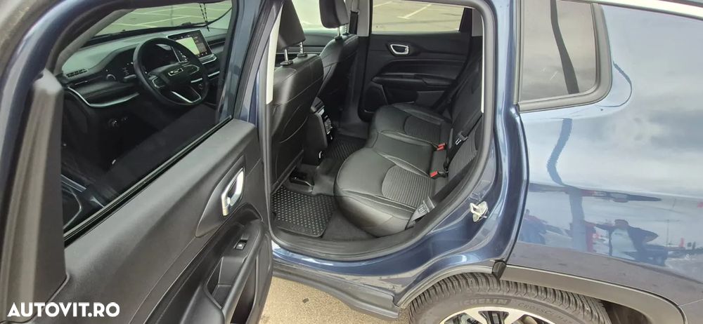 Jeep Compass - 8