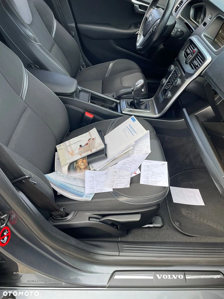 Volvo V40 D2 Summum - 24