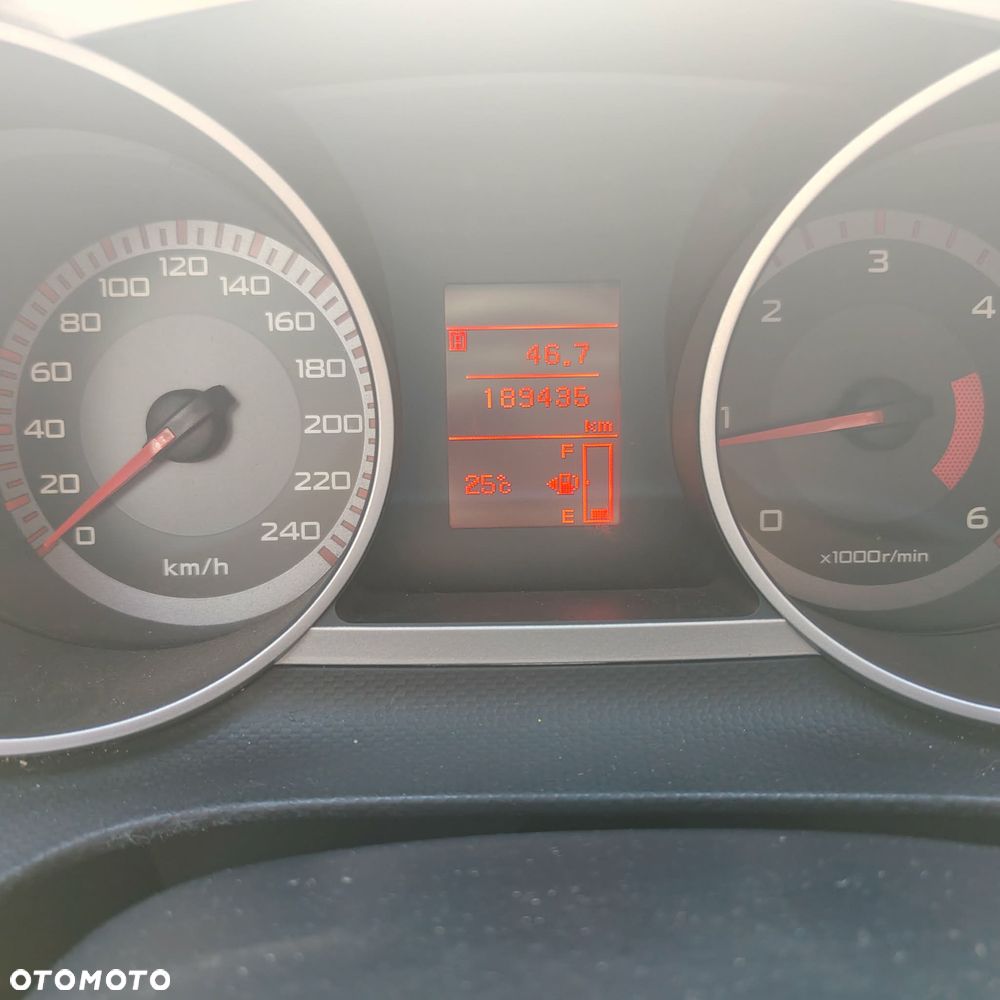 Peugeot 4007 2.2HDi Premium - 8