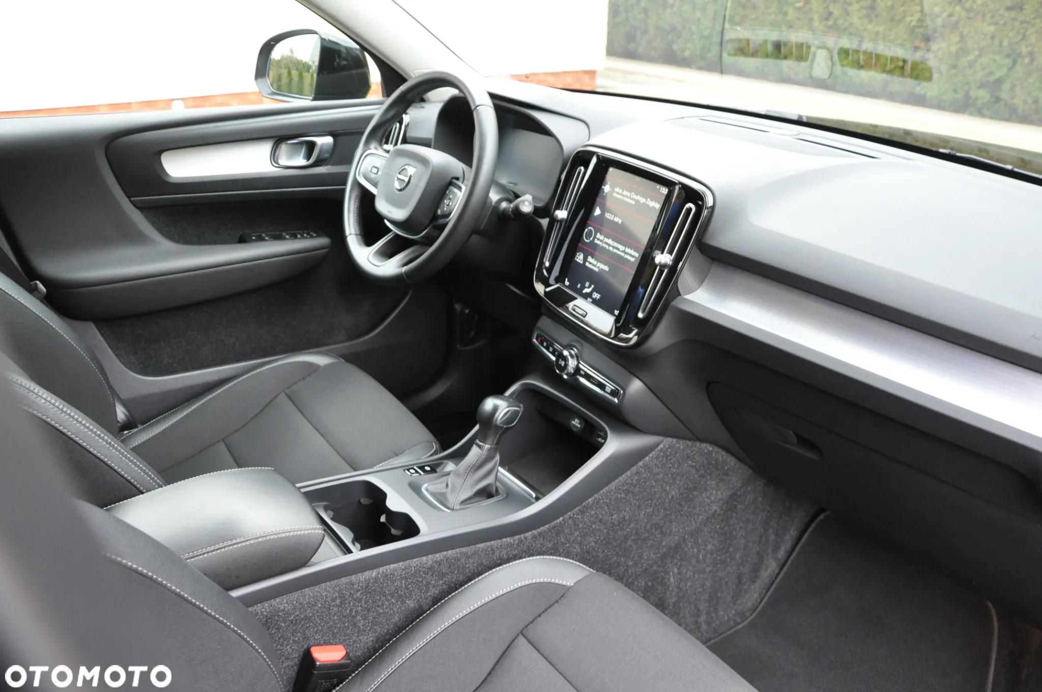 Volvo XC 40 T3 Momentum - 32