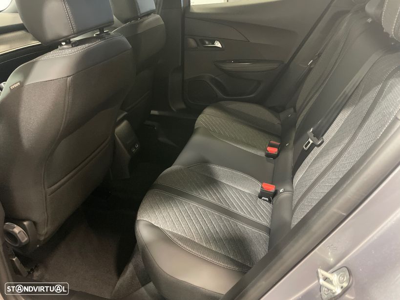 Peugeot 2008 1.2 PureTech Allure Pack - 24