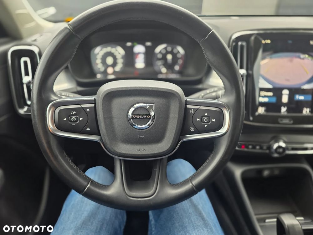 Volvo XC 40 T3 Geartronic Momentum Pro - 14