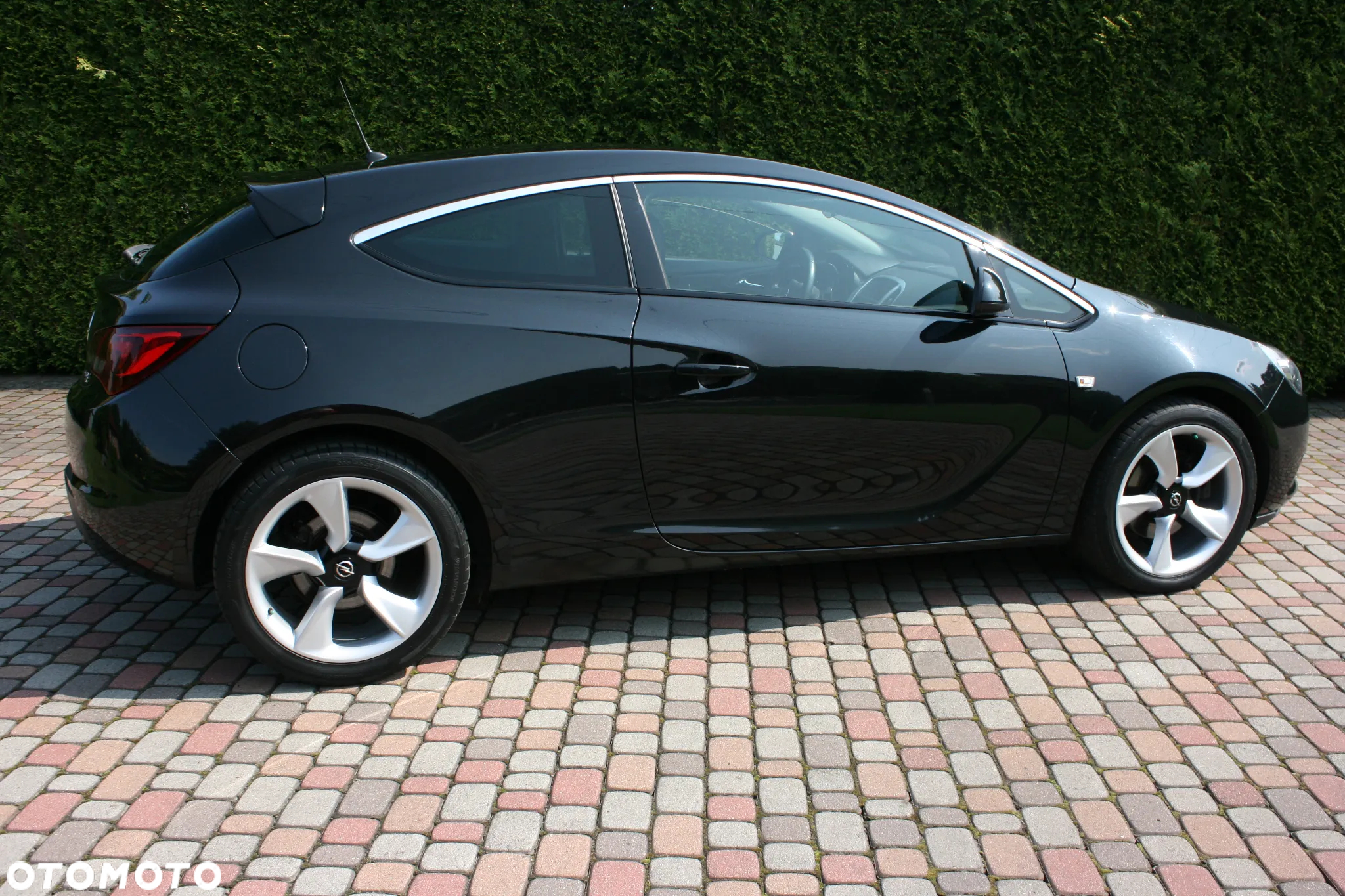 Opel Astra IV GTC 1.4 T Sport - 21