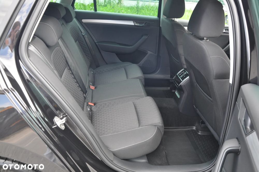 Skoda Superb 1.5 TSI Ambition DSG - 30