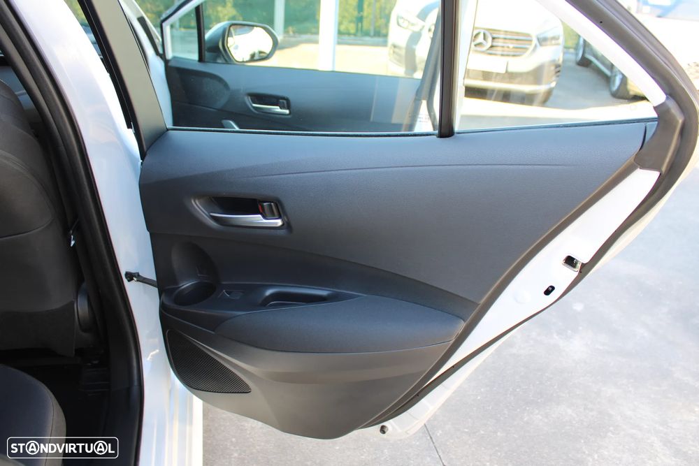 Toyota Corolla 1.8 Hybrid Exclusive - 51