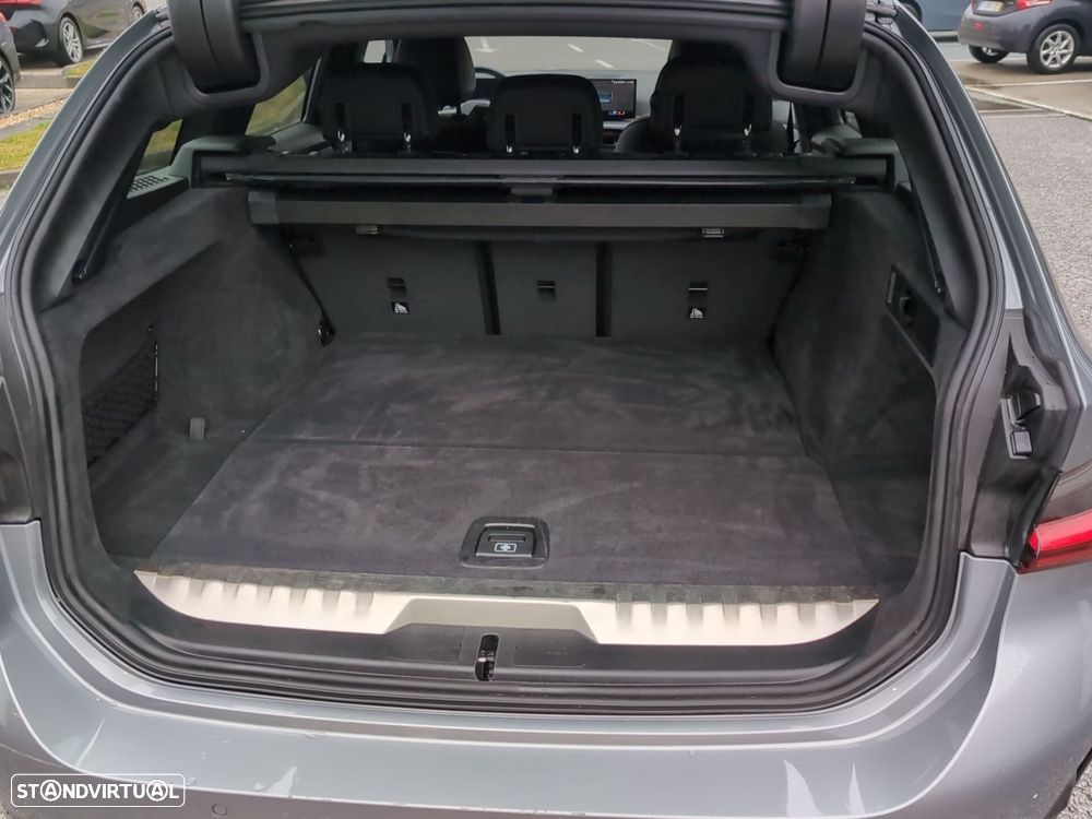 BMW 330 e Pack Desportivo M Auto - 22