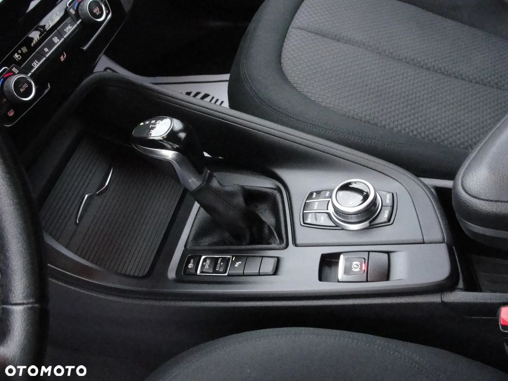 BMW X1 sDrive18d xLine - 23