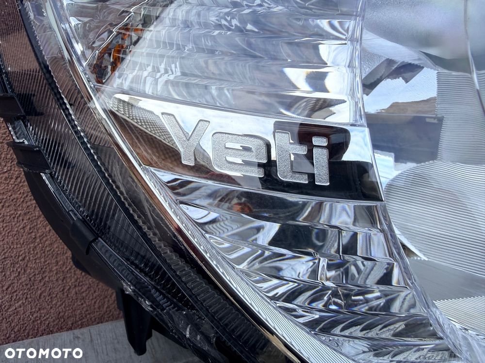 Lampa przednia SKODA YETI ZWYKŁA PRAWA EUROPA ORYGINALNA AL - 2
