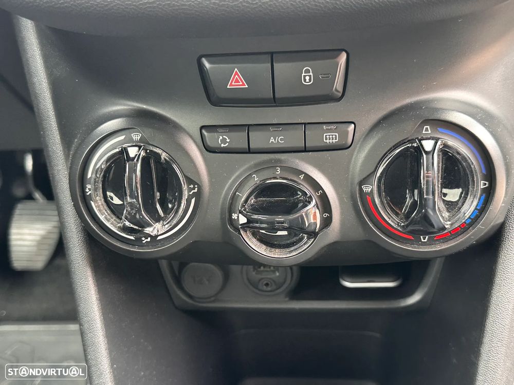 Peugeot 208 1.4 HDi SE Style - 23