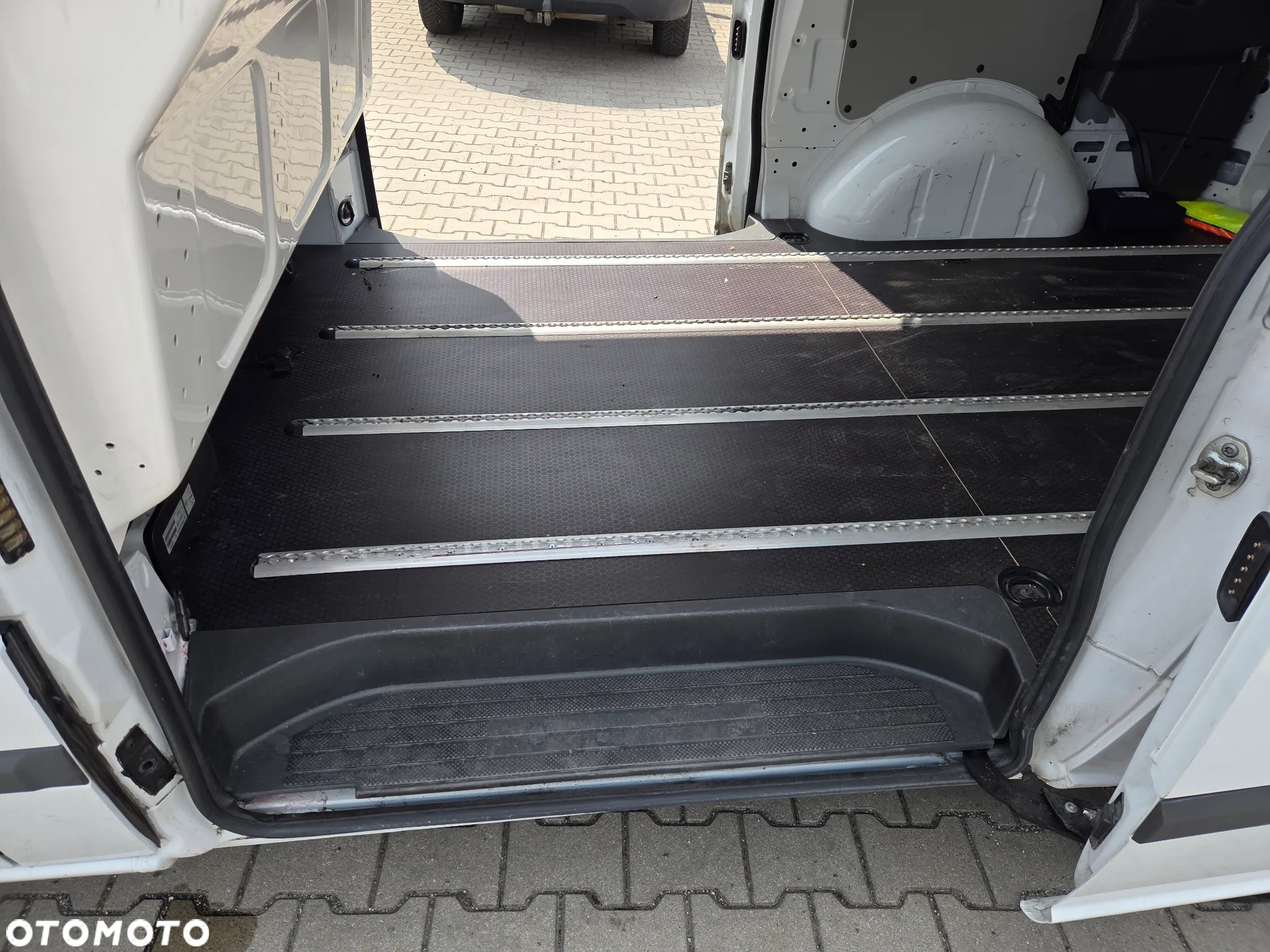 Mercedes-Benz VITO - 24