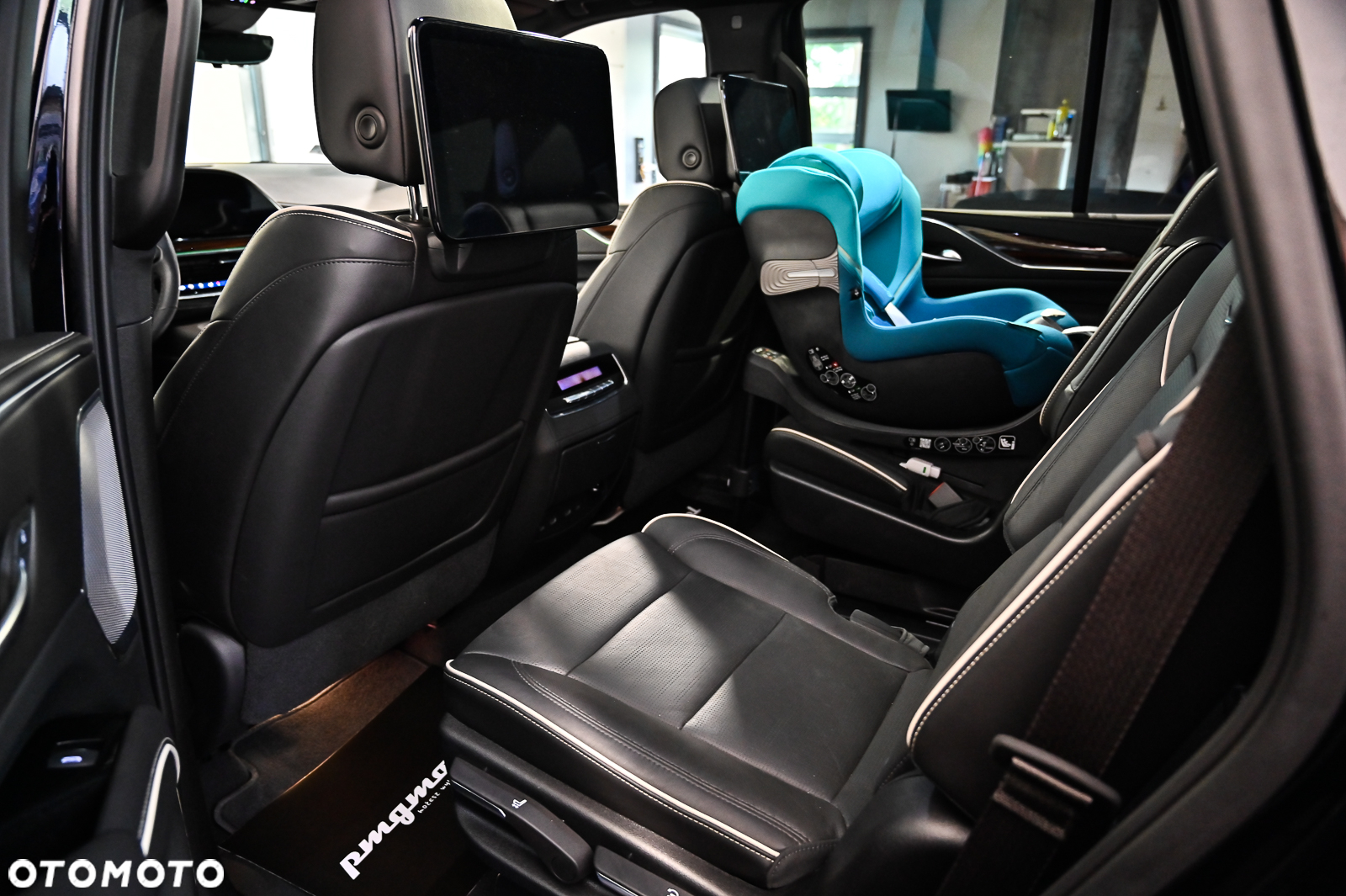 Cadillac Escalade - 21