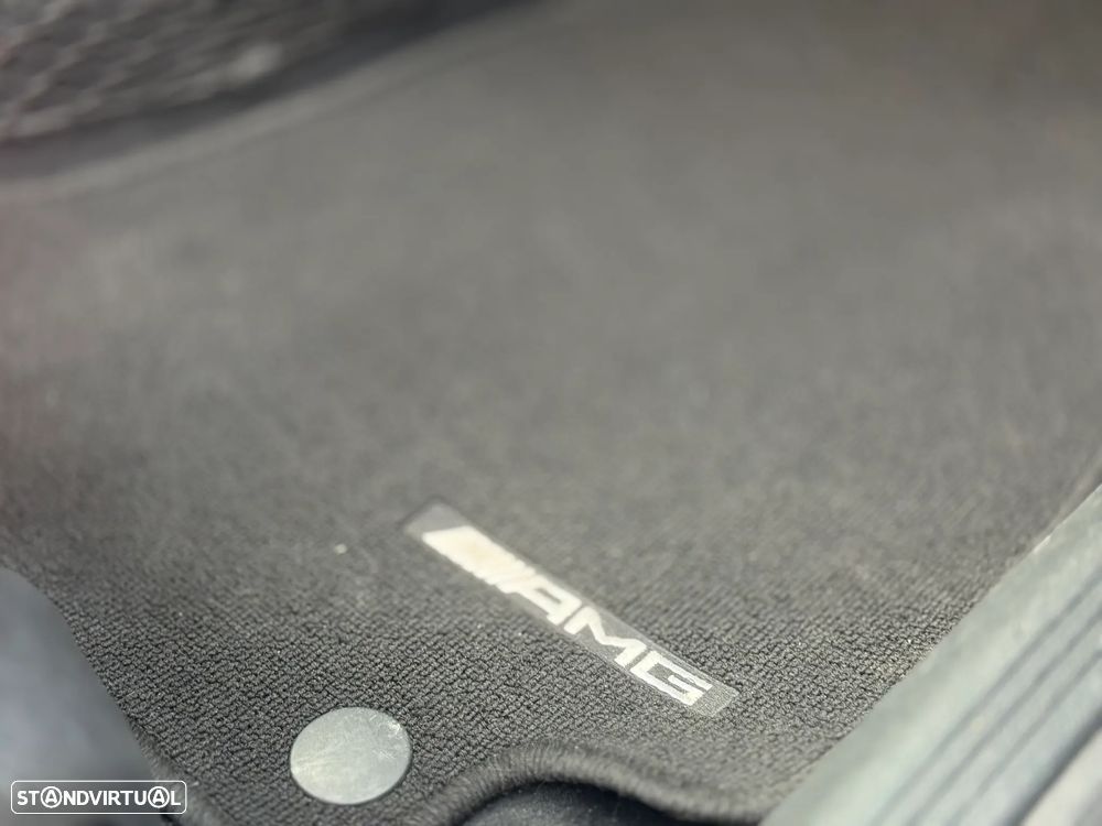 Mercedes-Benz C 220 d Cabrio 9G-Tronic AMG Line - 24