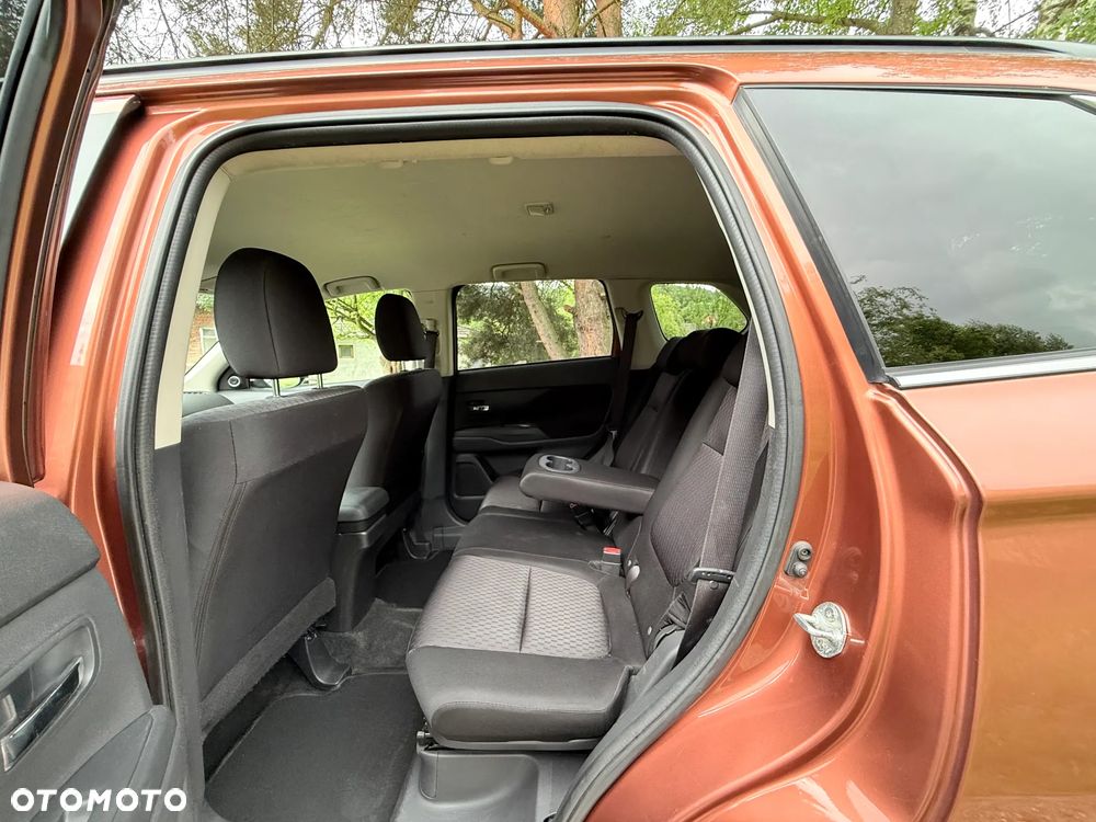 Mitsubishi Outlander 2.0 Intense + - 23