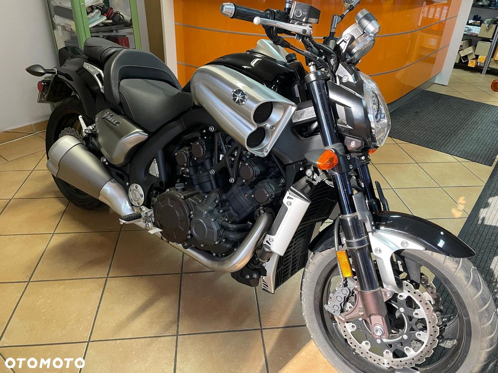 Yamaha V-MAX - 3