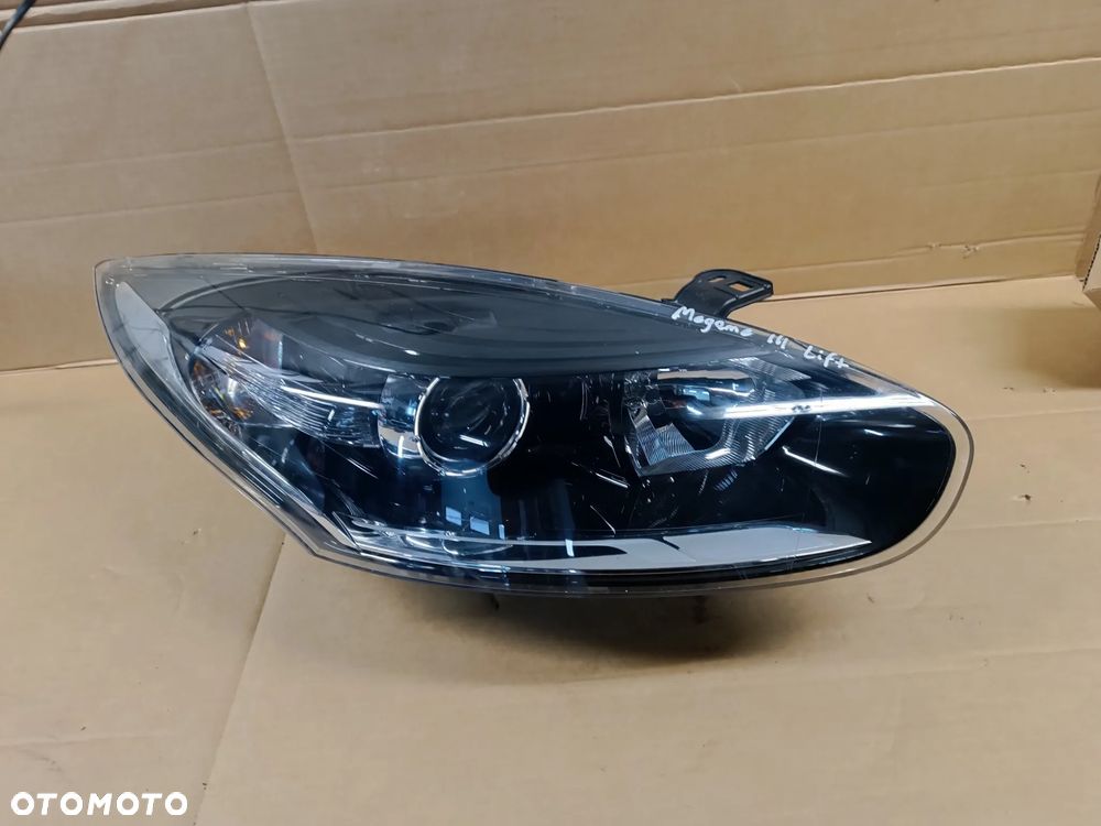 LAMPA PRZÓD PRZEDNIA PRAWA RENAULT MEGANE III LIFT 260106129R EUROPA IGŁA - 1