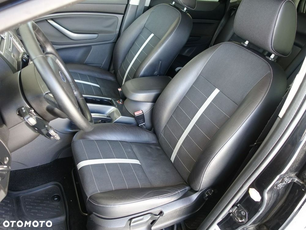 Ford Kuga 2.5 4x4 Titanium - 13