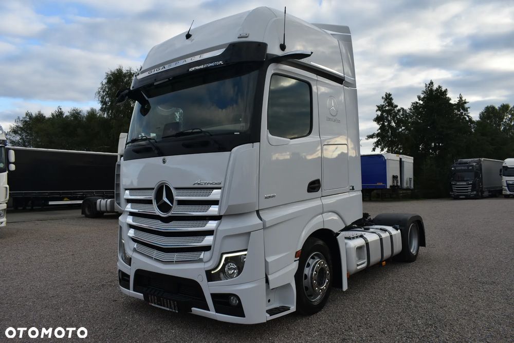 Mercedes-Benz ACTROS 1851 // LOW DECK // GIGA SPACE // FULL LED // XENON // CAŁY NA PODUSZKACH // MIRROR CAM //