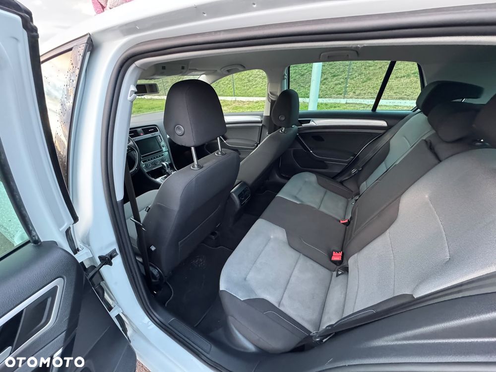 Volkswagen Golf e-Golf - 19