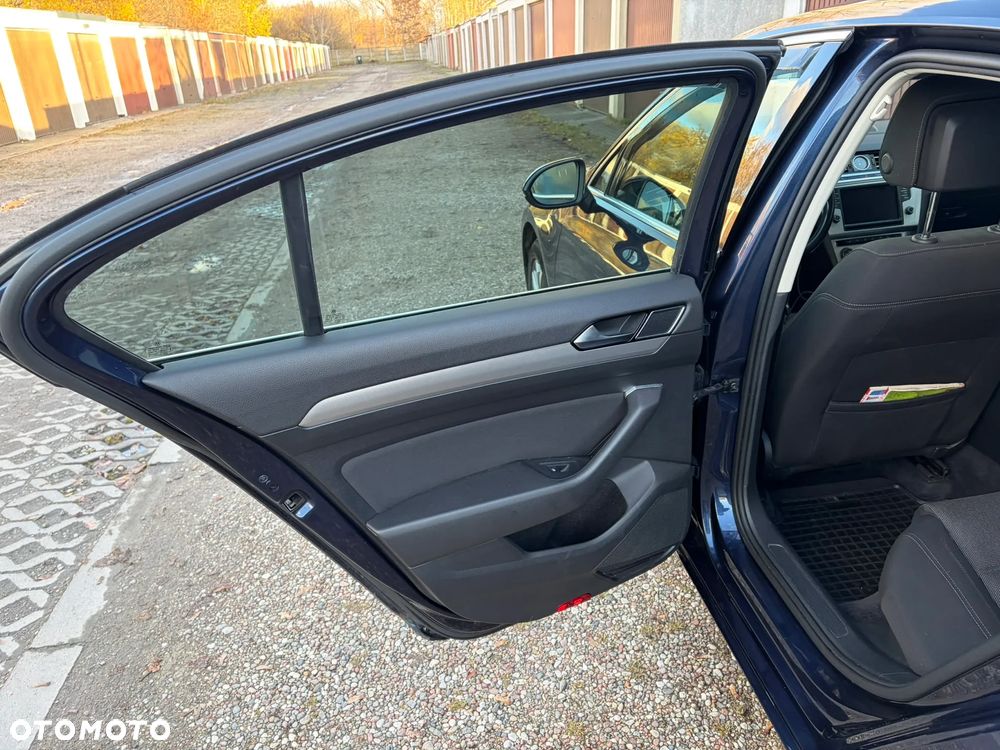 Volkswagen Passat 1.8 TSI BMT Comfortline - 12