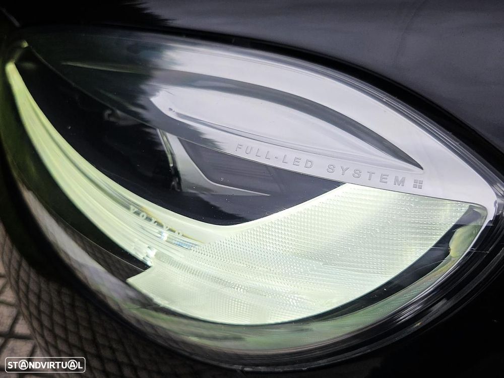 Volvo V40 2.0 D2 Momentum Geartronic - 32