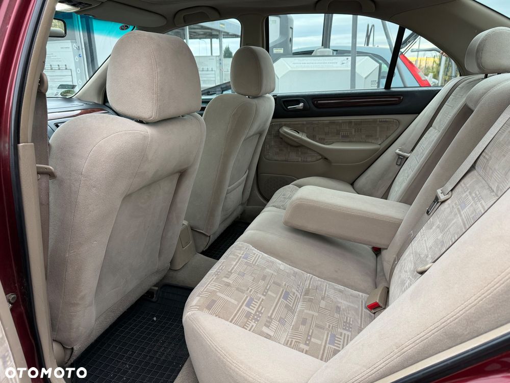 Honda Accord 2.0 ES - 9
