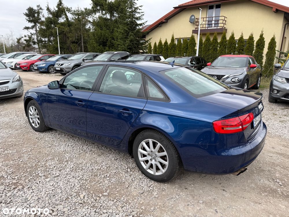 Audi A4 Limousine - 16