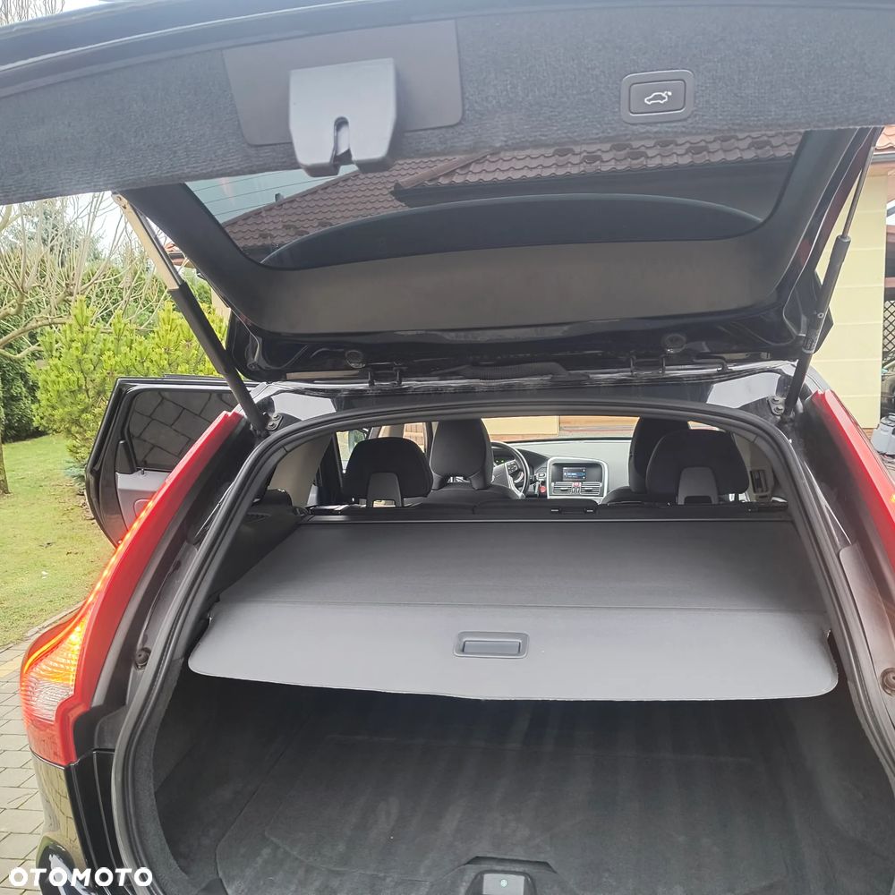 Volvo XC 60 DRIVe R Design - 9