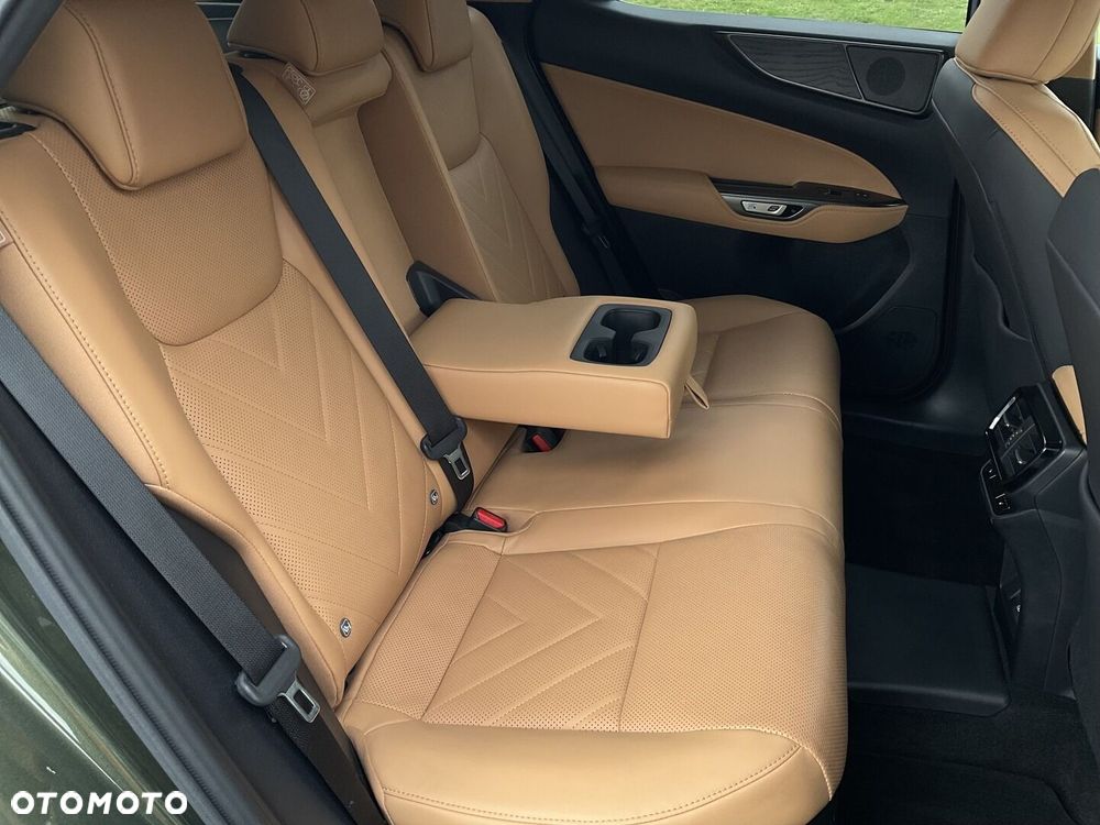 Lexus NX - 14
