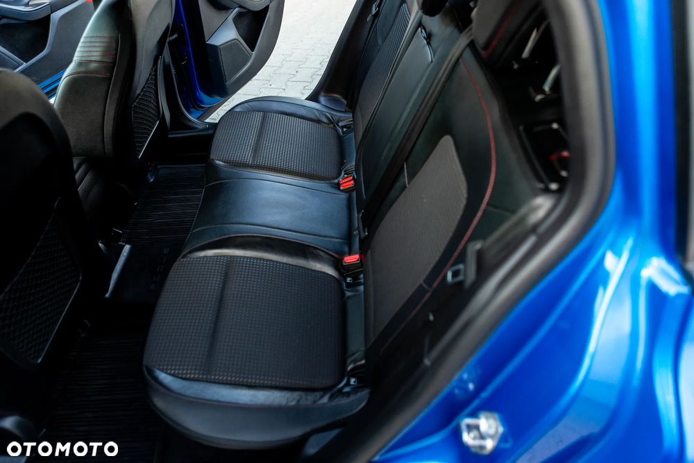 Ford Focus - 38