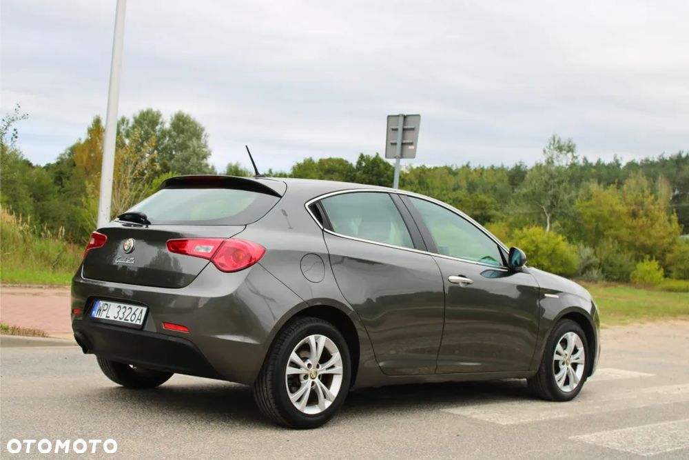 Alfa Romeo Giulietta 1.6 JTDM 16V - 8