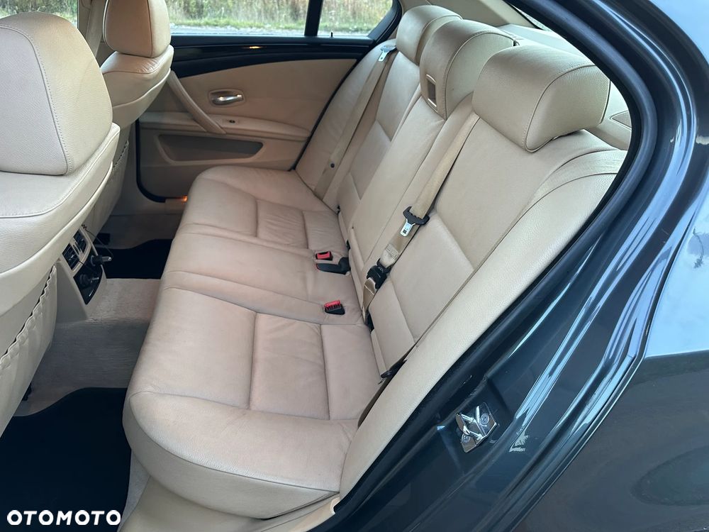 BMW Seria 5 - 38