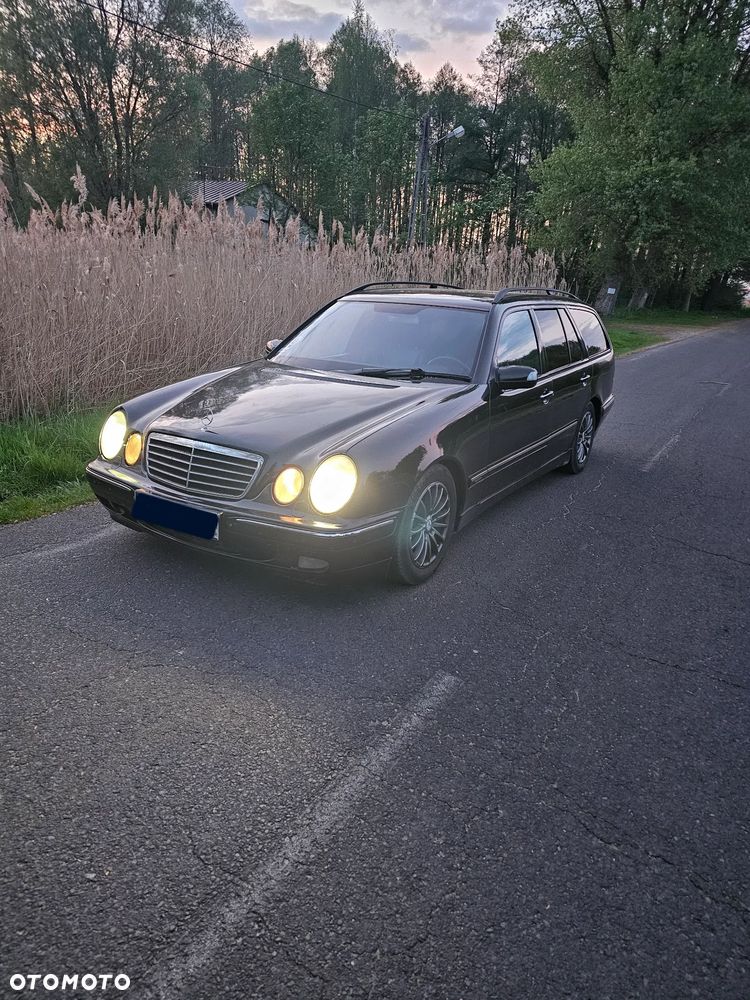 Mercedes-Benz Klasa E 320 T CDI Avantgarde - 1
