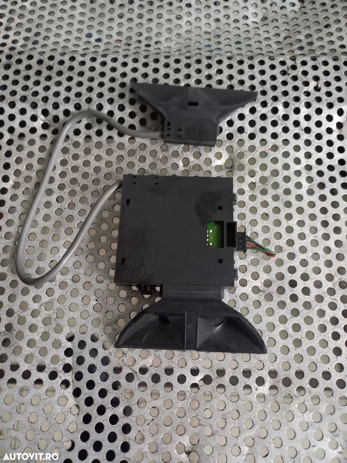 Modul Alarma Plafoniera Land Rover Range Rover Sport L320 Discovey 3 Dezmembrez Range Rover Sport L320 2.7 Tdv6 Motor 276DT - Dezmembrari Arad - 1