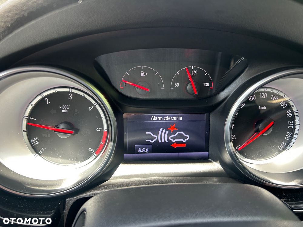 Opel Astra 1.6 CDTI Dynamic S&S - 30