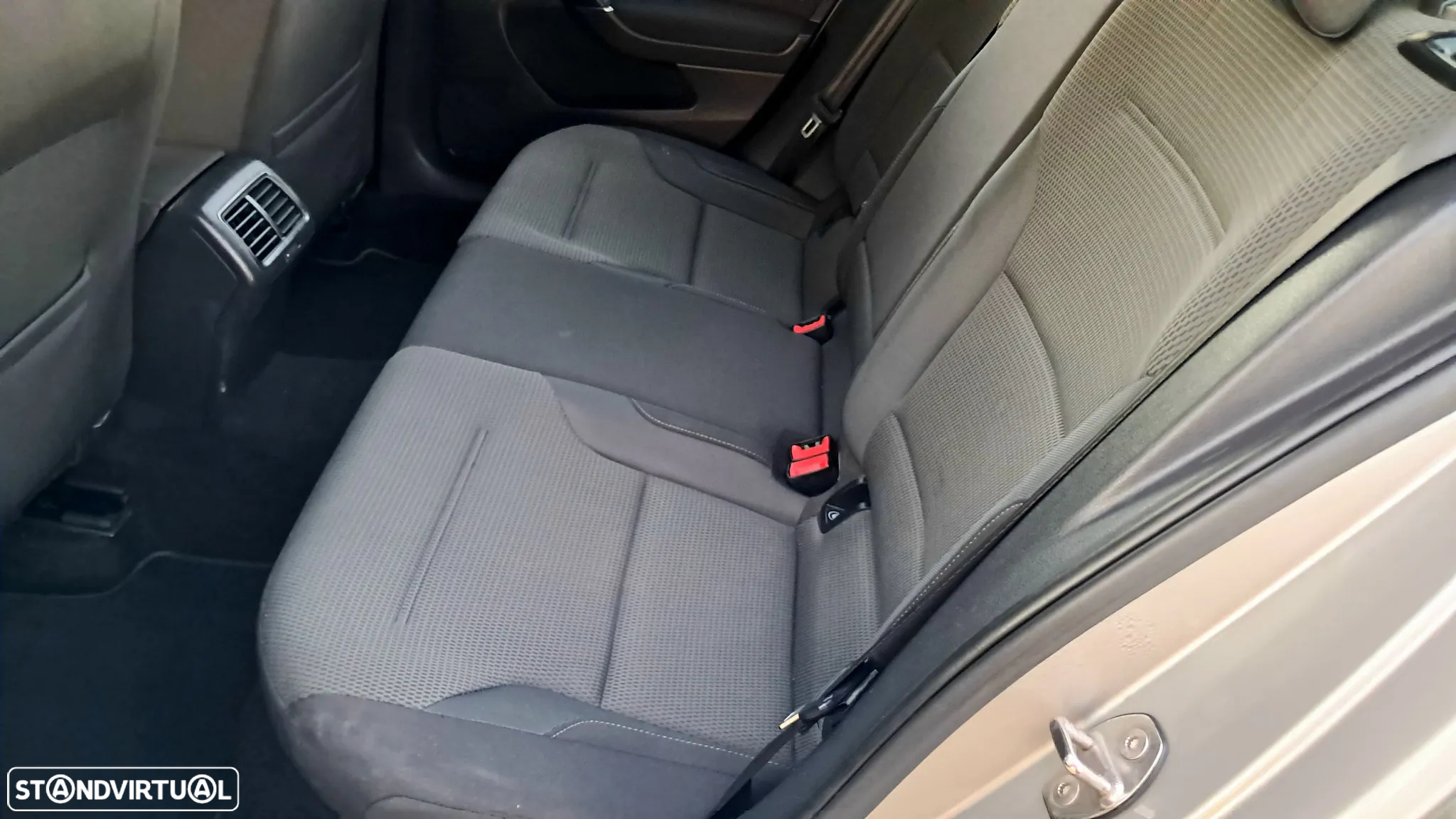 VW Golf Variant 1.6 TDi Confortline - 28
