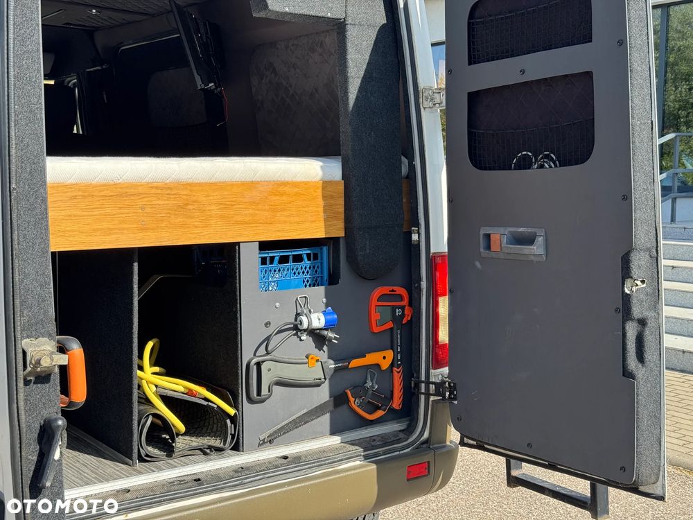 Mercedes-Benz Sprinter - 9