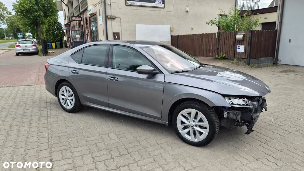 Skoda Octavia 1.5 TSI mHEV Selection DSG - 6
