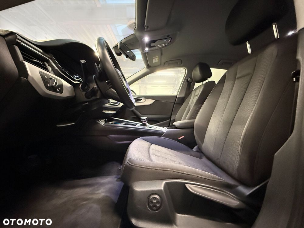 Audi A4 Limousine - 21