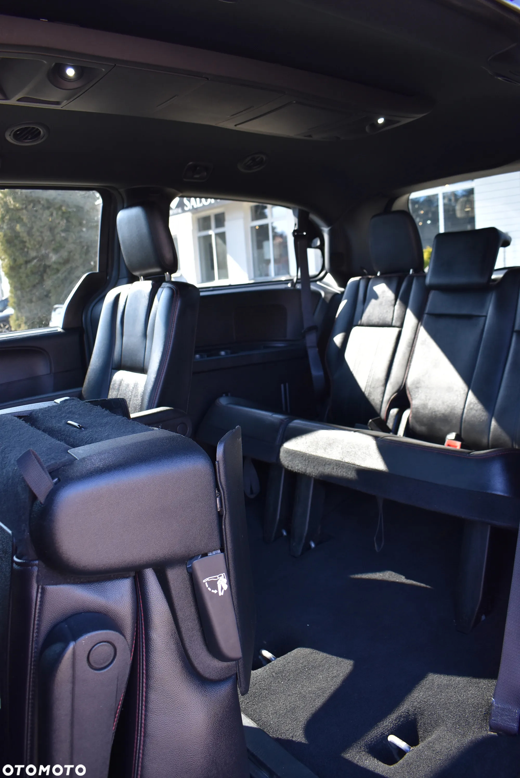 Dodge Grand Caravan 3.6 R/T - 29