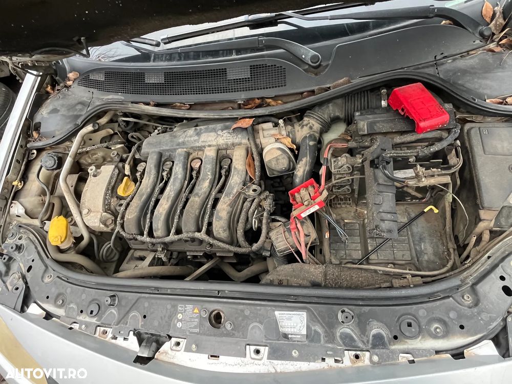 Dezmembrez Renault Megane II non facelift gri argintiu 1,6 16v benzina 2004 - 8