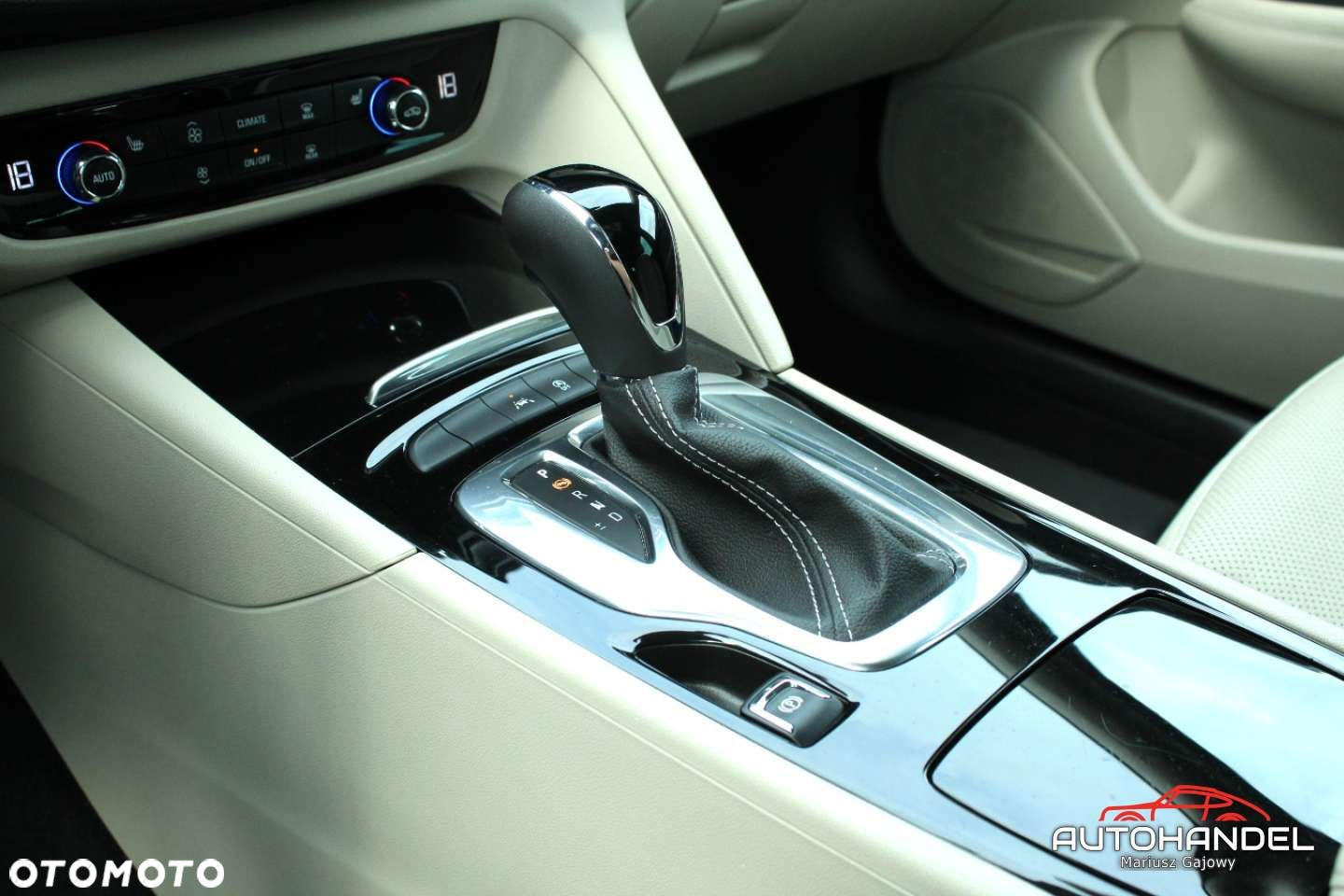 Opel Insignia - 22