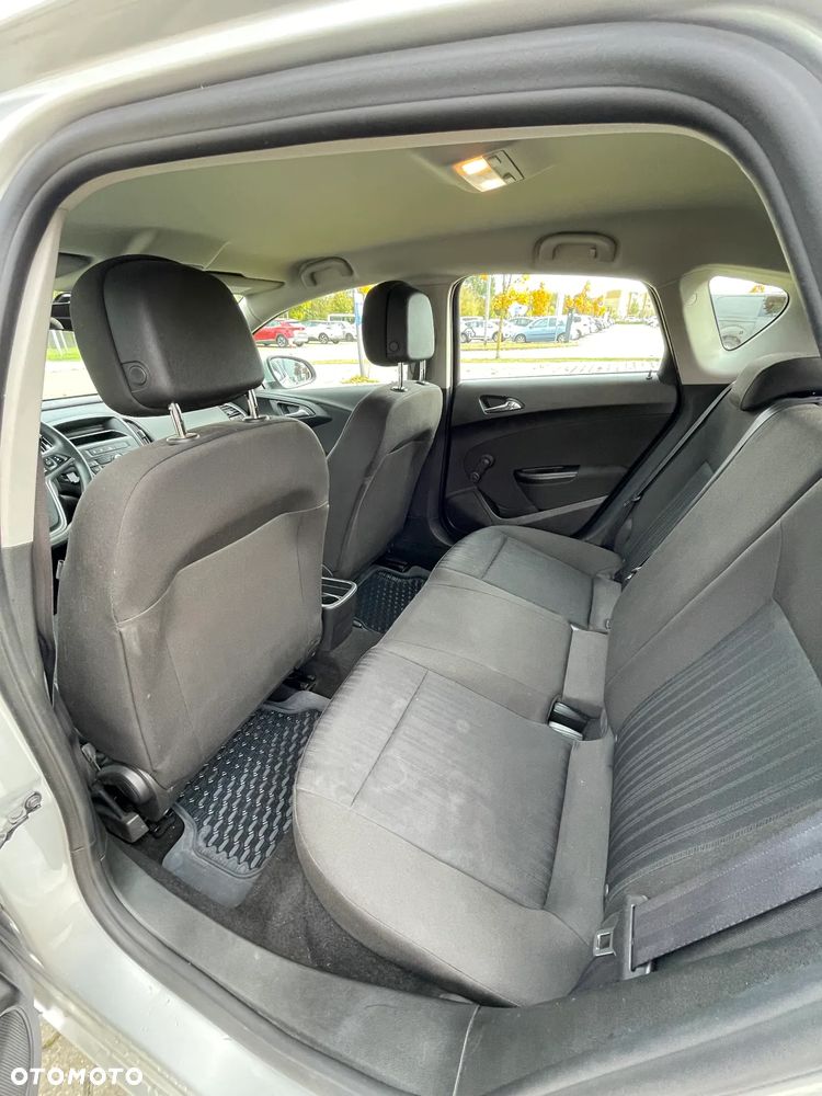 Opel Astra 1.6 Essentia - 10