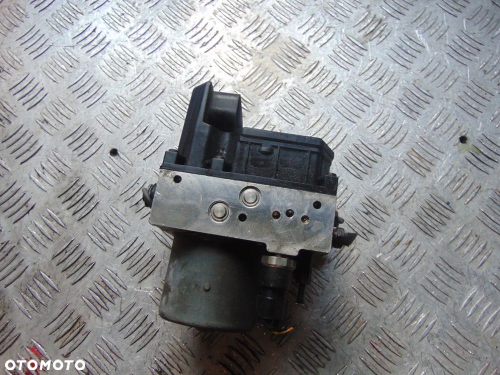 Pompa ABS Toyota avensis t25 d4d 2,0/2,2 - 3