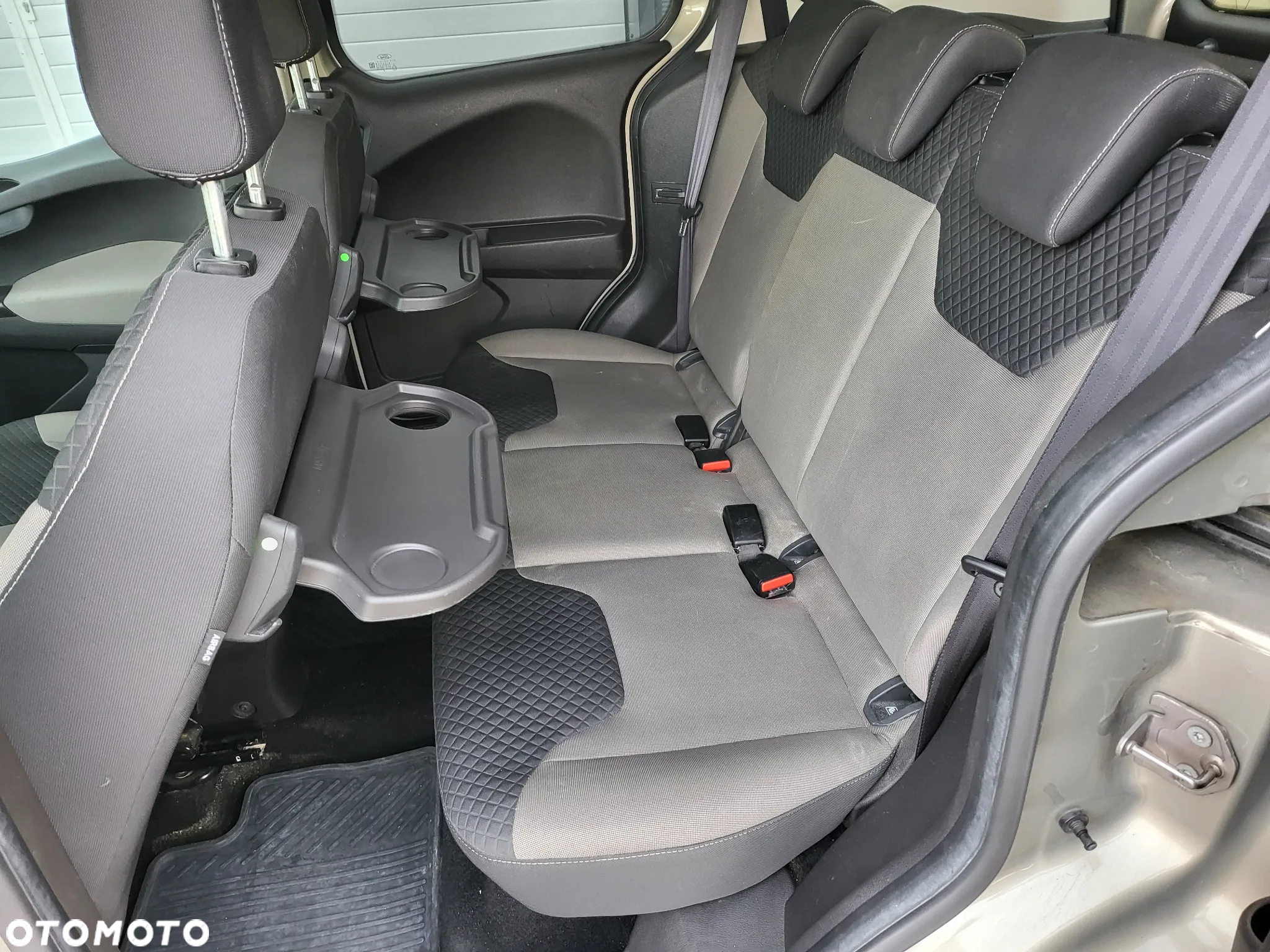 Ford Tourneo Courier 1.0 EcoBoost S&S Trend - 25