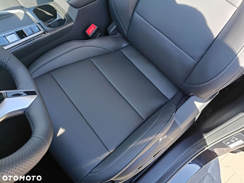 MG ZS Hybrid+ - 14