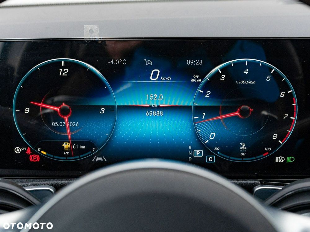 Mercedes-Benz GLB - 16