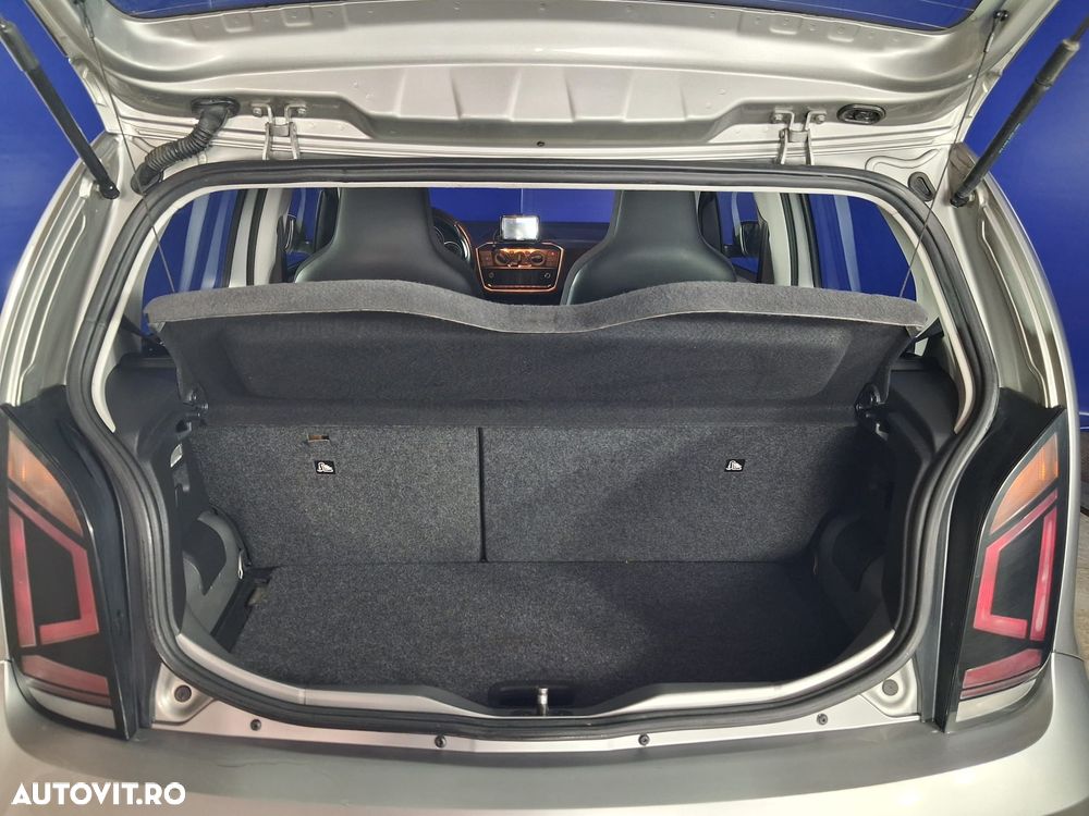 Volkswagen up! 1.0 High - 24
